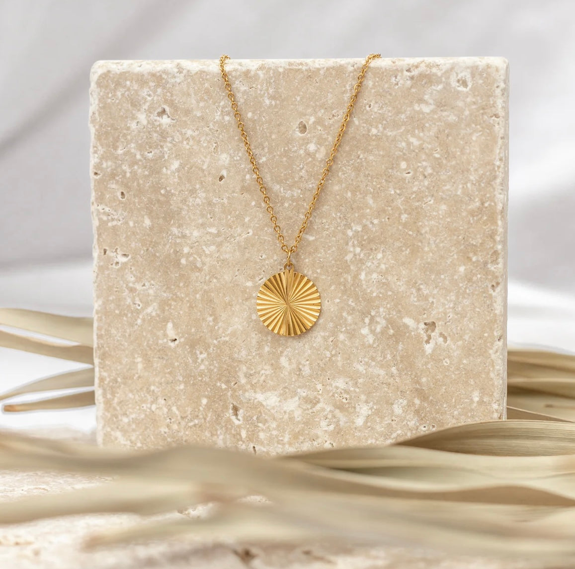 Chasing Sunset Necklace 18K ALCO